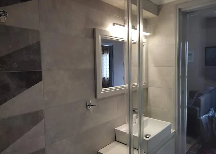 דירה Myron & Gabby's House מונמבאסיה