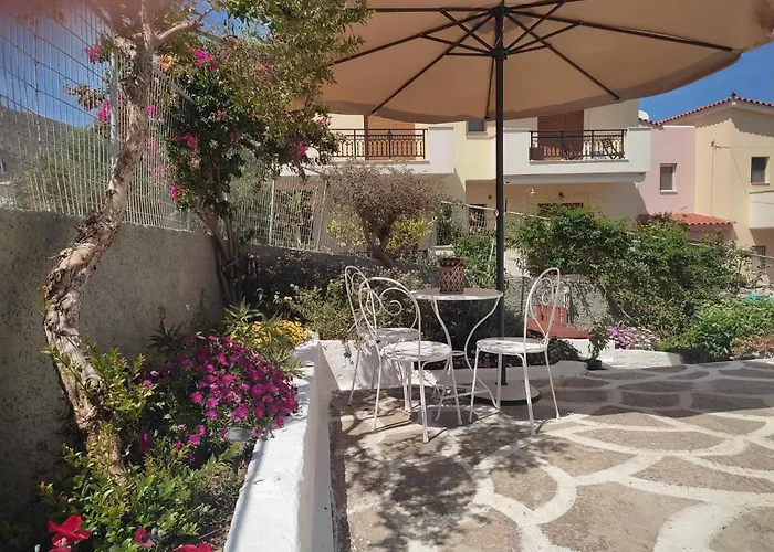 Myron & Gabby's House דירה