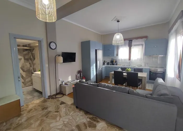 דירה Myron & Gabby's House *