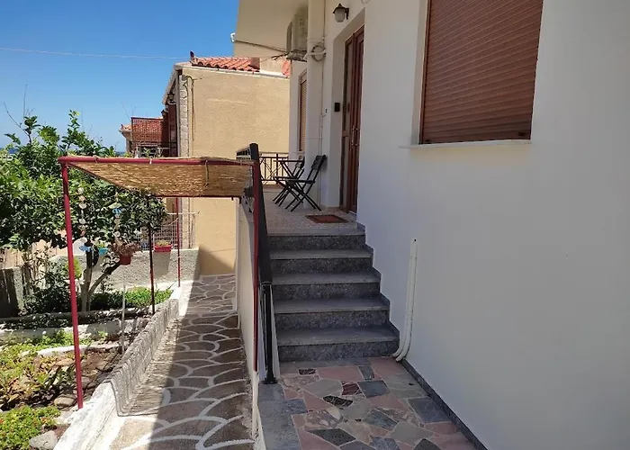 Myron & Gabby's House * מונמבאסיה