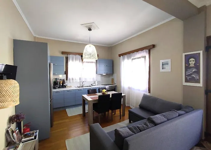 Myron & Gabby's House * 모넴바시아